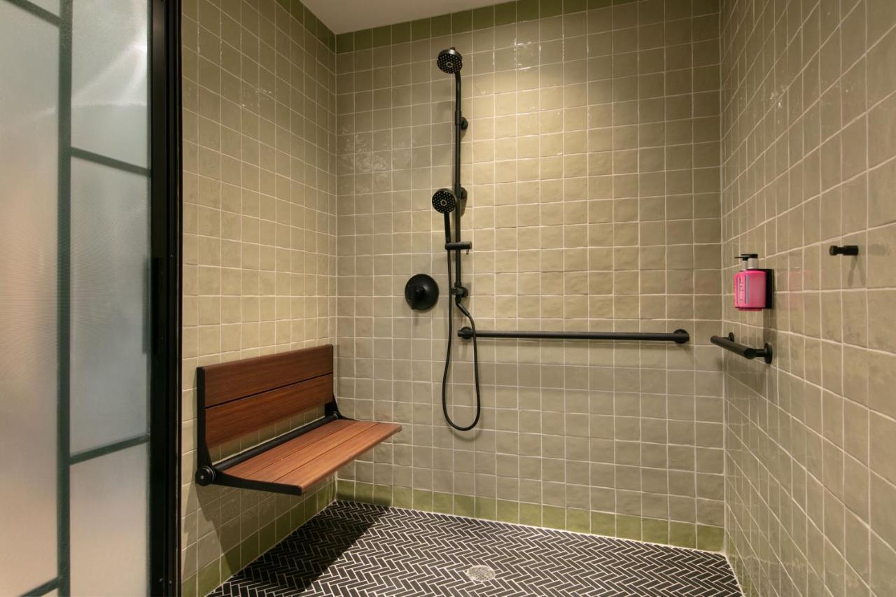 Moxy Brooklyn Williamsburg Hotel นิวยอร์ก ภายนอก รูปภาพ