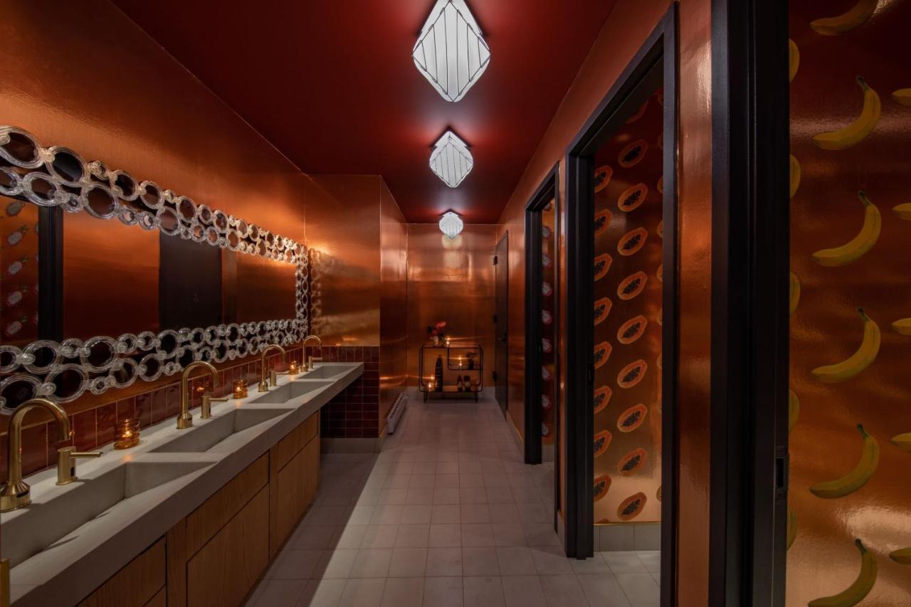 Moxy Brooklyn Williamsburg Hotel นิวยอร์ก ภายนอก รูปภาพ